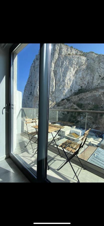 Cp High Floor Luxury Studio Gibraltar Luaran gambar